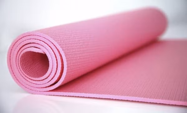 nguy co tiem an gay hai suc khoe tu tham tap yoga hinh 1