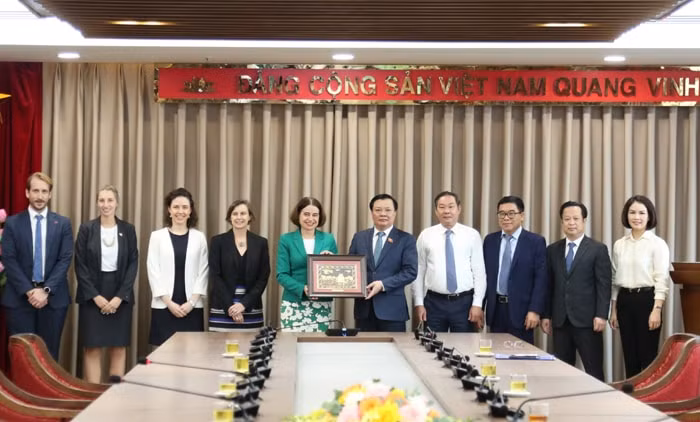 ha noi mong muon tang cuong hop tac thu hut dau tu tu australia hinh 1