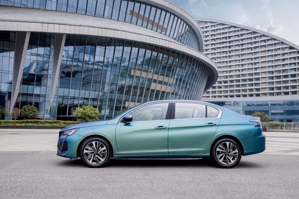 peugeot 408 sedan 2022 co thiet ke tuong dong voi mau xe 308 hinh 3