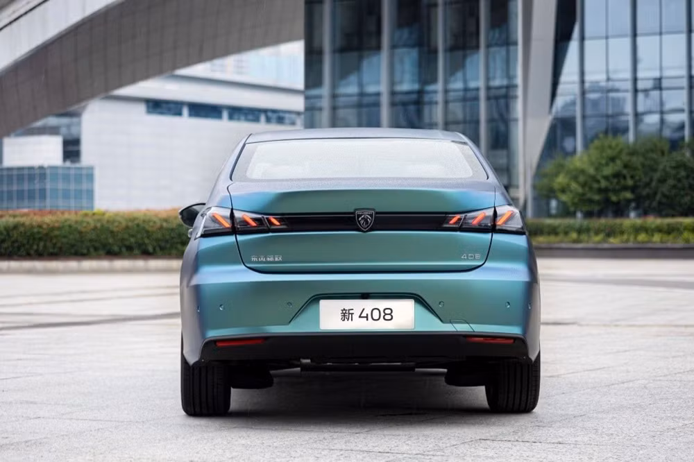 peugeot 408 sedan 2022 co thiet ke tuong dong voi mau xe 308 hinh 4