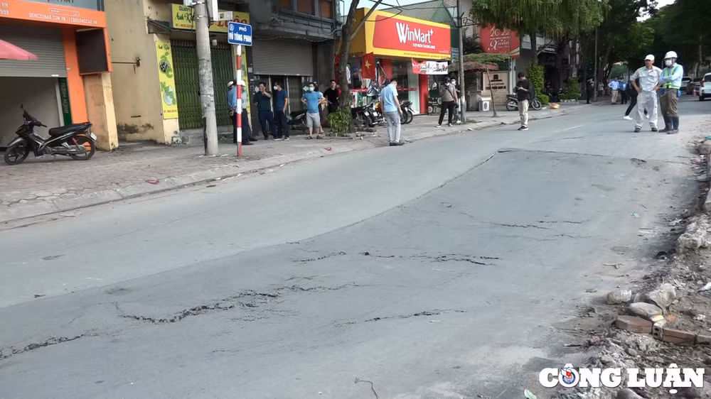 ha noi hon 20m duong ven song to lich sut lun gay mat an toan giao thong hinh 9
