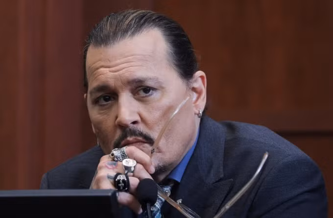 chua qua on ao voi vo cu johnny depp lai tiep tuc bi kien hinh 3