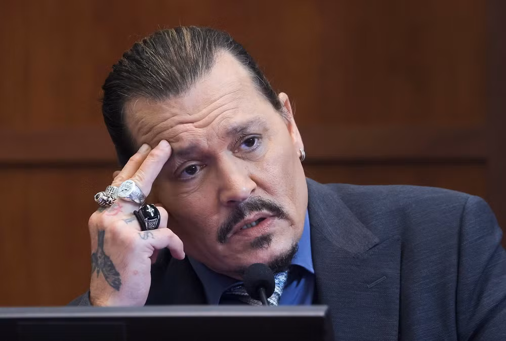 chua qua on ao voi vo cu johnny depp lai tiep tuc bi kien hinh 2