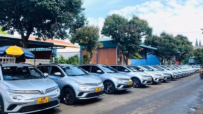 chuyen tu nhung chiec taxi dien dau tien cua viet nam hinh 1