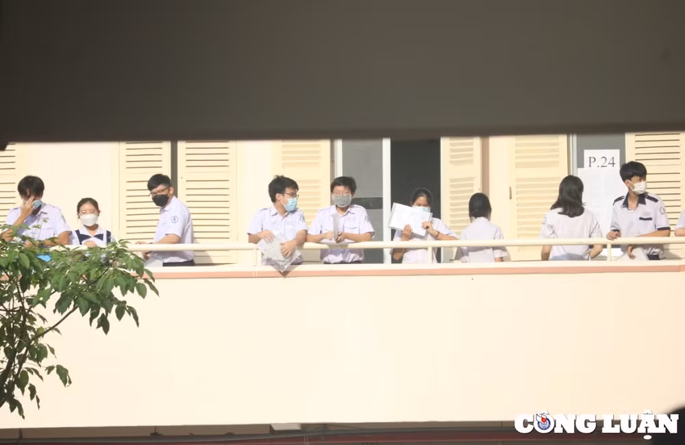 hon 92700 hoc sinh lop 9 o tp hcm hoi hop tranh suat vao lop 10 hinh 11