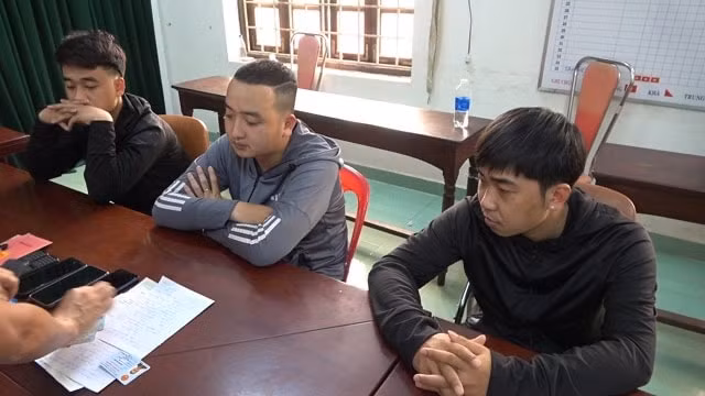 bat nhom doi tuong chuyen cho vay tien voi lai suat cat co hinh 1