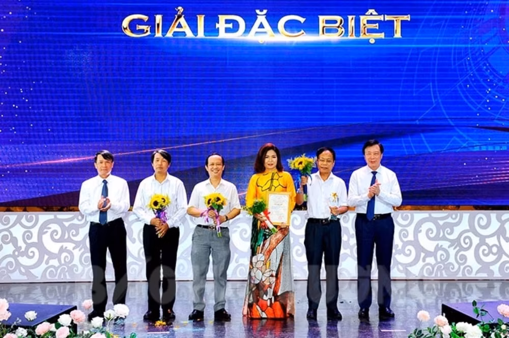 bao chi da co nhung dong gop khong nho trong su vuon len manh me cua hai duong hinh 2