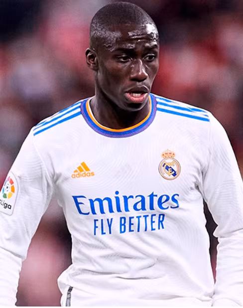 top 8 cau thu sap phai roi cau lac bo real madrid trong he 2022 hinh 2