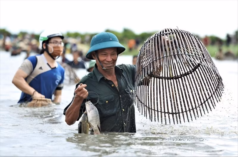 su kien van hoa noi bat trong tuan nhieu tu lieu quy tai trien lam ve nha bao nguyen ai quoc hinh 12