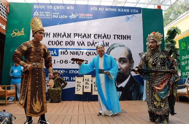 su kien van hoa noi bat trong tuan nhieu tu lieu quy tai trien lam ve nha bao nguyen ai quoc hinh 7