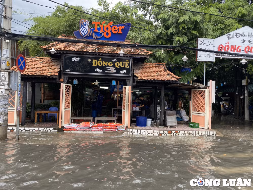mua keo dai hon 2 gio nhieu tuyen duong o tp hcm bien thanh song hinh 7