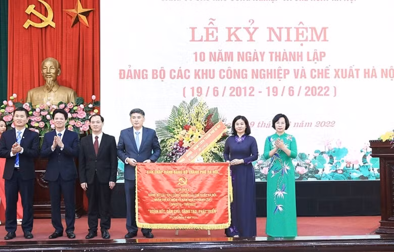dang uy cac khu cong nghiep va che xuat ha noi phai la cau noi giua doanh nghiep va thanh pho hinh 1