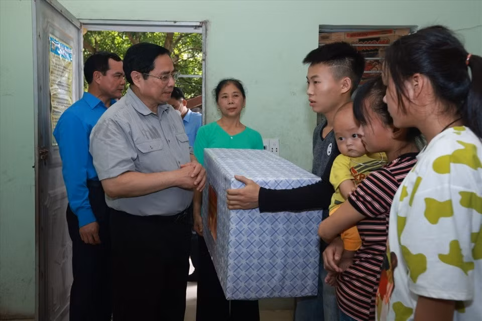 hom nay 12 6 thu tuong pham minh chinh doi thoai voi cong nhan hinh 1