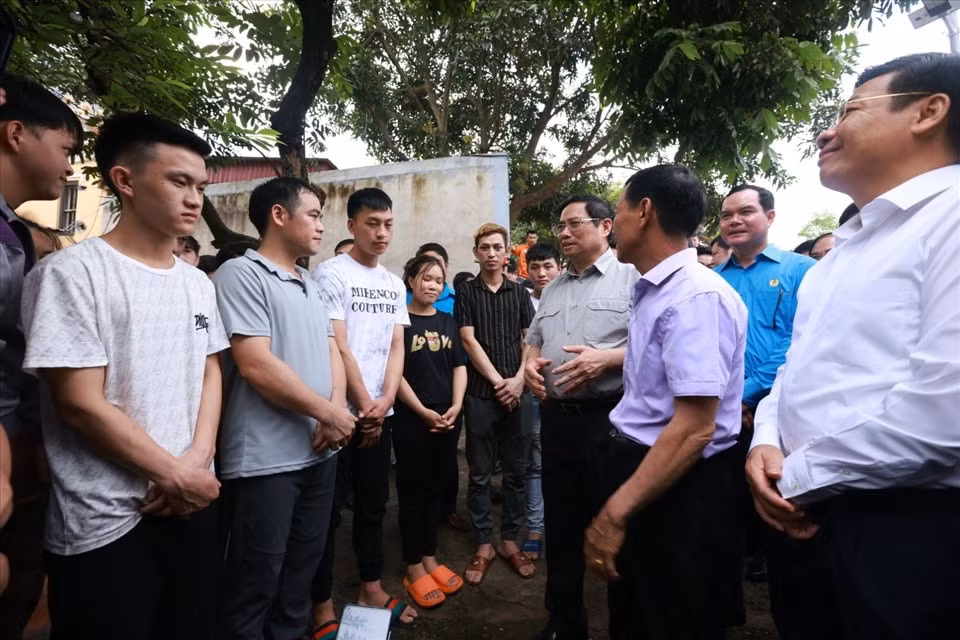 hom nay 12 6 thu tuong pham minh chinh doi thoai voi cong nhan hinh 2