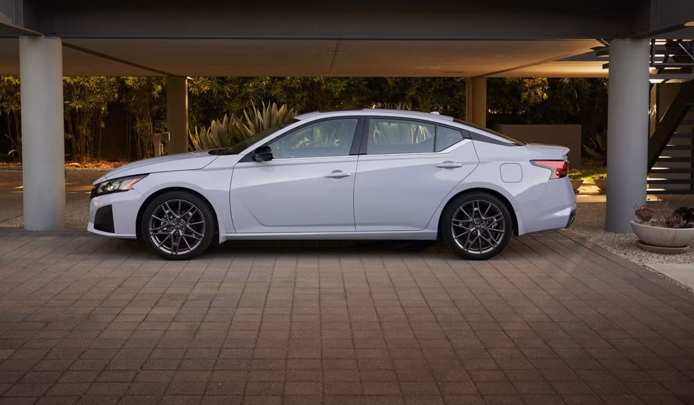 nissan altima 2023 ra mat trang bi luoi tan nhiet moi nang cap he thong giai tri hinh 4