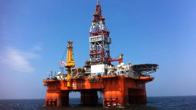 Giá xăng dầu hôm nay 15/6/2025: Nhà đầu tư đặt cược dầu Mỹ lên 80 USD khi căng thẳng Trung Đông leo thang