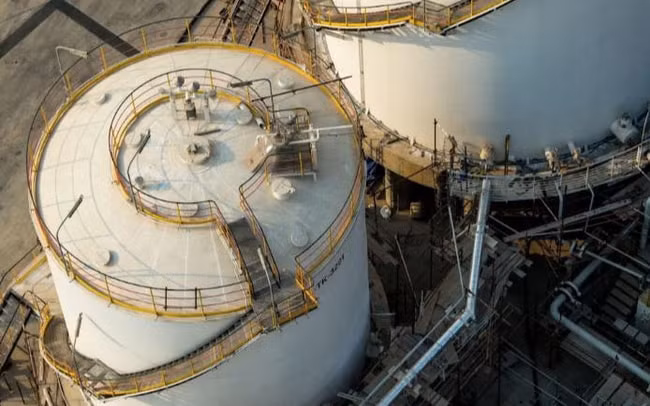 Ngay cả khi Iran quay trở lại thị trường dầu mỏ cũng khó có thể ngăn chặn đà giảm của các kho dự trữ dầu toàn cầu
