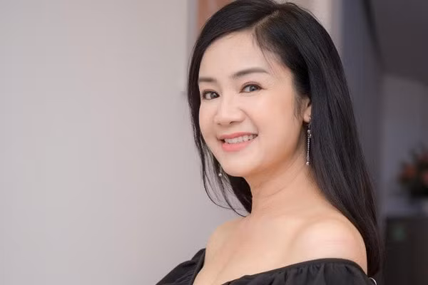 Nữ nghệ sĩ có sự nghiệp vững vàng và nhan sắc khó tin dù đã ngoài 50.