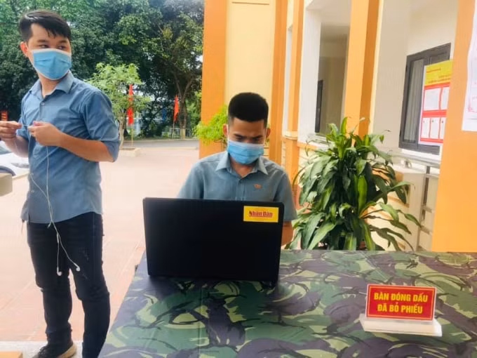 Phóng viên Đức Khải cập nhật tin tức nhanh nhất có thể gửi về Hà Nội