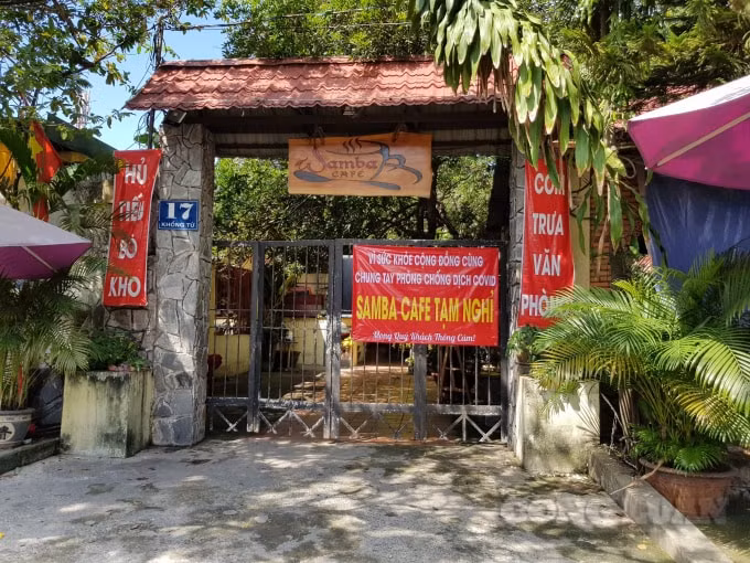 Một số cơ sở kinh doanh treo biển tạm nghỉ