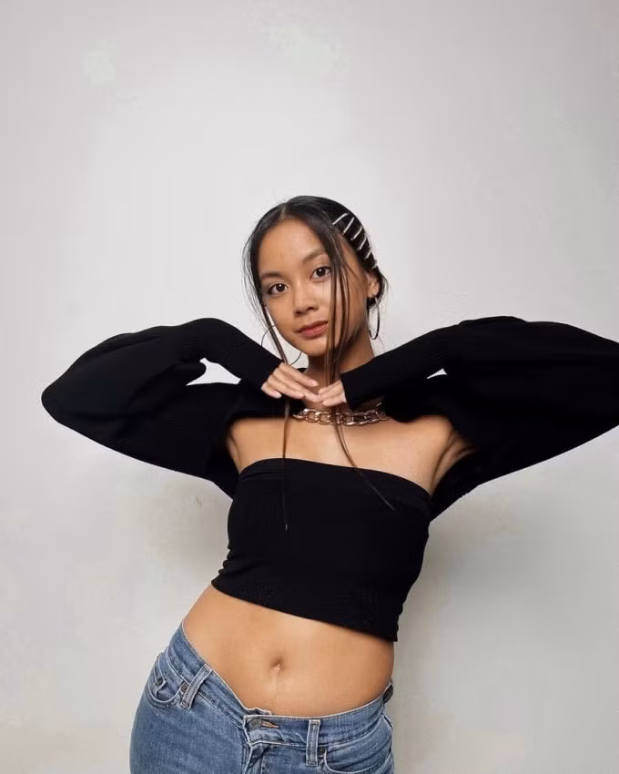 Ylona Garcia có khả năng trình diễn và ca hát nhận được đánh giá cao.