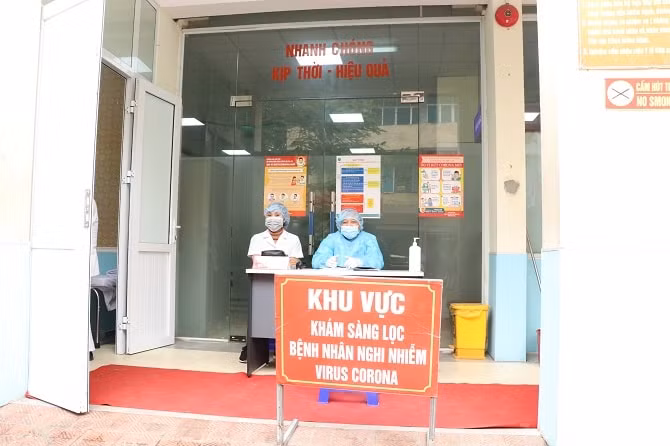 Để đảm bảo an toàn trong phòng dịch Covid-19 tại các khu công nghiệp, tỉnh Quảng Trị sẽ tổ chức khám sàng lọc cho người lao động ở các khu công nghiệp. Ảnh: minh họa
