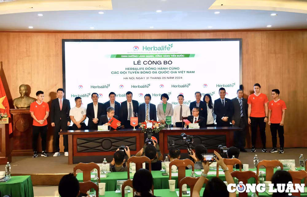 cong bo nha tai tro chinh thuc cua cac doi tuyen bong da quoc gia viet nam hinh 2