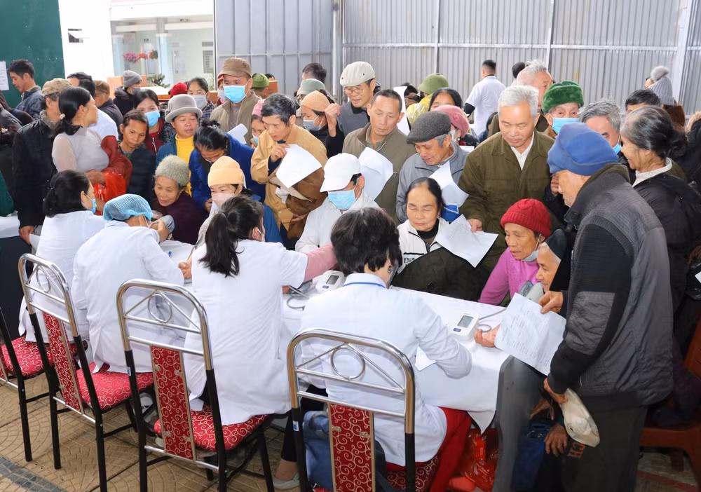 co nen ap gia thuoc de benh vien chu dong mua nguoi benh do vat va hinh 1