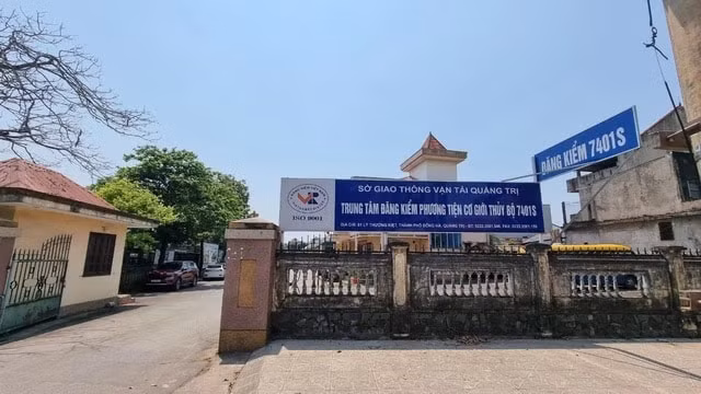 khoi to 2 lanh dao trung tam dang kiem phuong tien co gioi thuy bo quang tri hinh 1