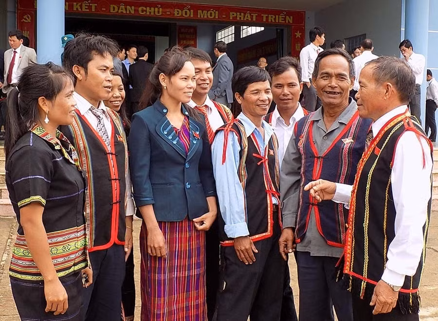 moi thon ban co it nhat 1 tuyen truyen vien phap luat nguoi dan toc thieu so hinh 1