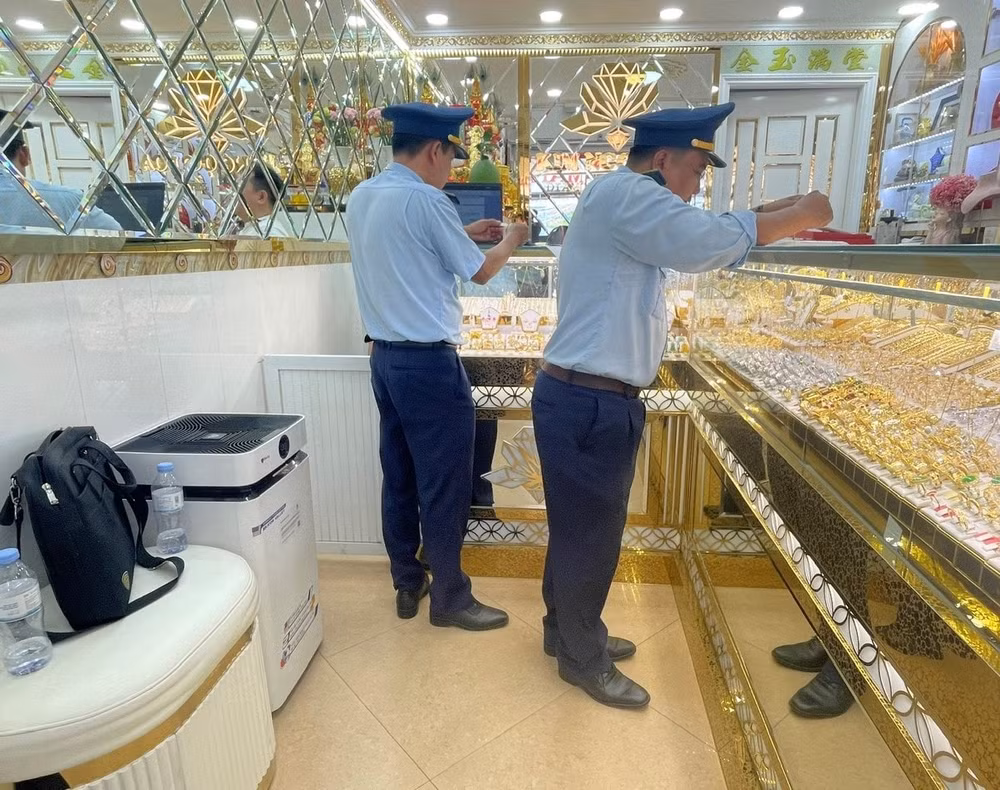 tien giang kiem tra 4 cua hang vang nhieu vi pham duoc phat hien hinh 1
