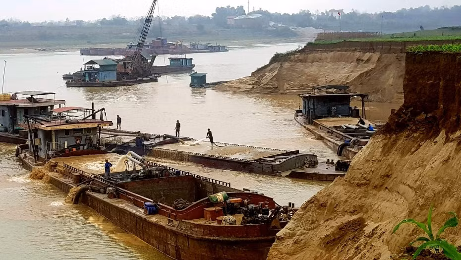 tranh that thoat tham nhung lang phi tieu cuc trong khai thac tai nguyen khoang san hinh 1