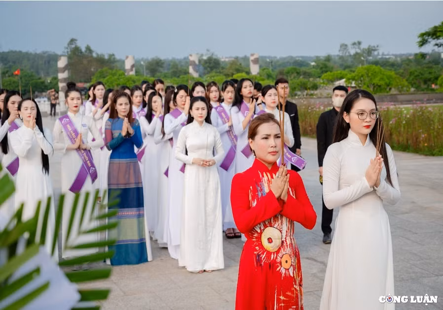 thi sinh hoa hau viet nam thoi dai 2024 dang huong tuong niem tai tuong dai me thu hinh 6