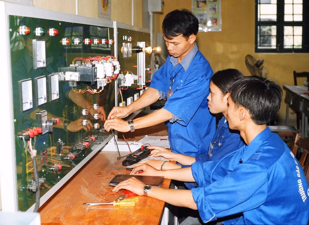 lam sao de hoc sinh hao hung tham gia hoc nghe hinh 2