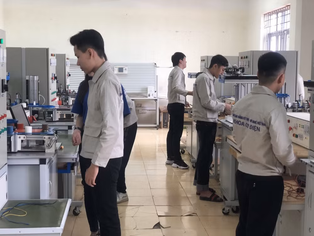 lam sao de hoc sinh hao hung tham gia hoc nghe hinh 1