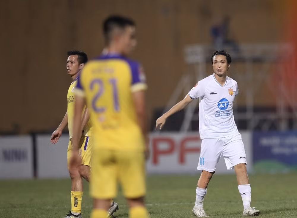 nam dinh fc thang kich tinh doi chu san hang day hinh 1