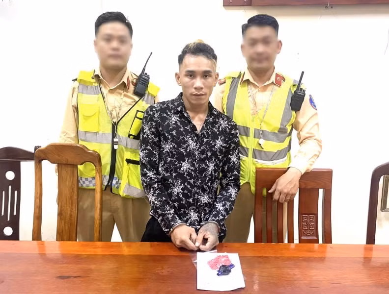 tuan tra kiem soat giao thong bat doi tuong tang tru 200 vien hong phien hinh 1