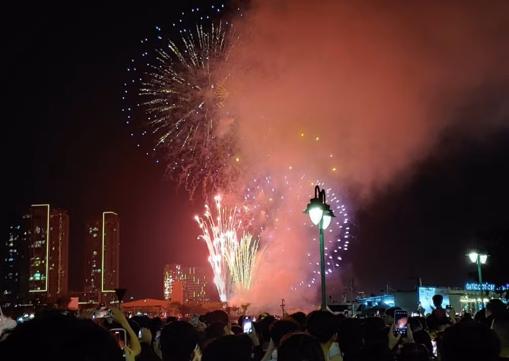 tp ho chi minh to chuc nhieu hoat dong van hoa van nghe dip 30 4 va 1 5 hinh 2