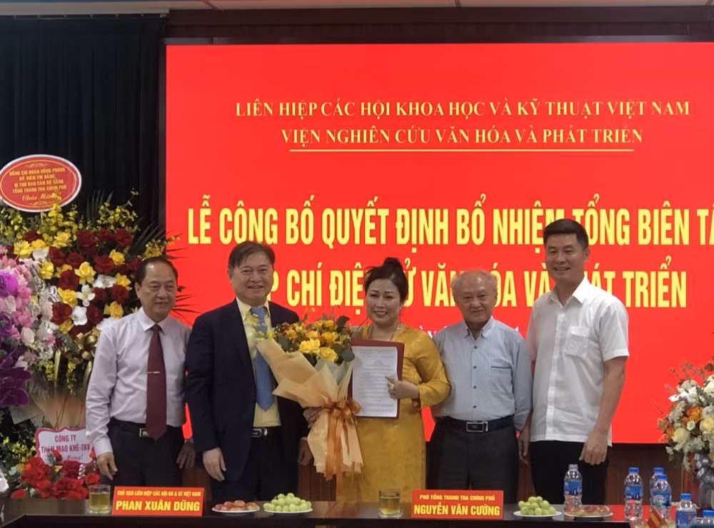 bo nhiem ba nguyen thi hoa lam tong bien tap tap chi dien tu van hoa va phat trien hinh 1