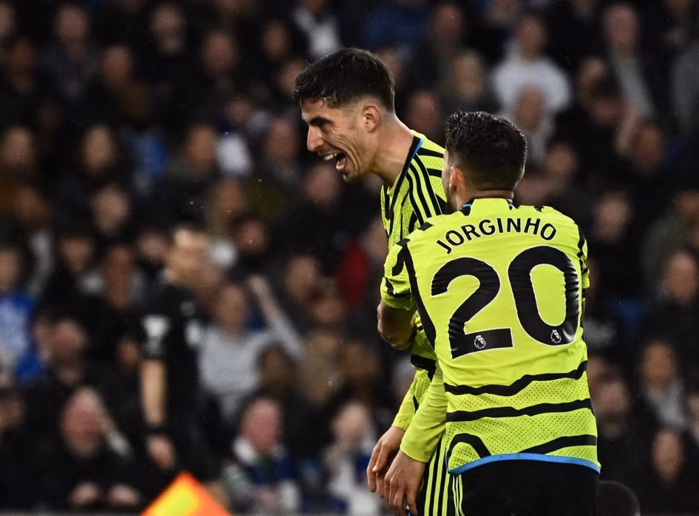 thang brighton 3 0 arsenal tro lai ngoi dau ngoai hang anh hinh 1