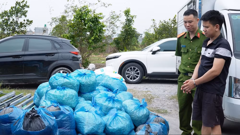 gan-4-tan-thanh-phan-gia-do-thanh-pham-thu-giu-tai-xuong-san-xuat-gia-do-tai-mao-khe_1.jpg