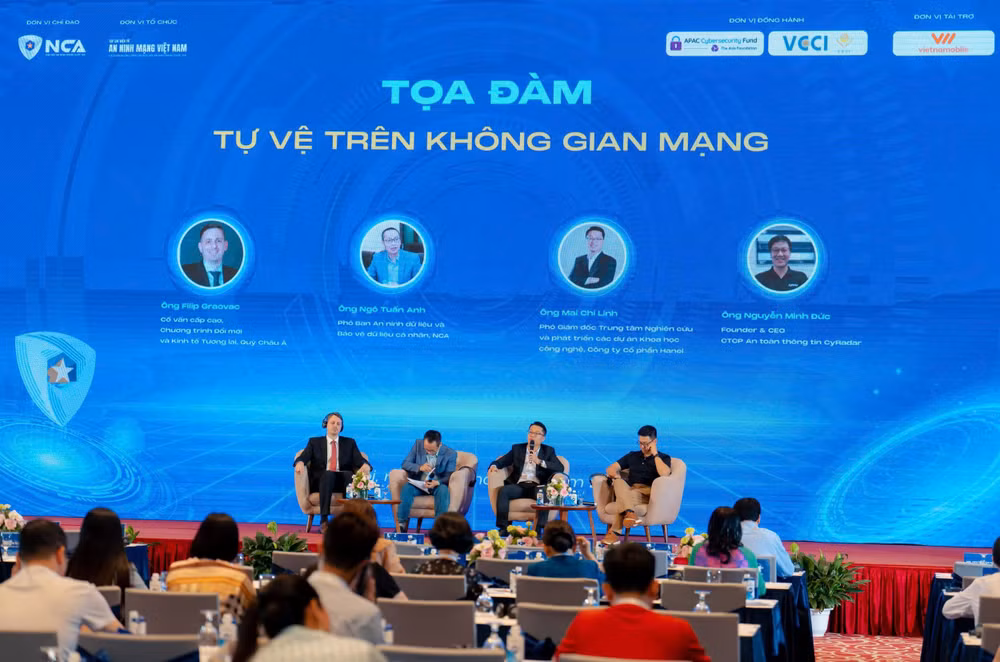 Hanel tại phiên tọa đàm Diễn đàn Tương lai số an toàn cho DNVVN 15.4