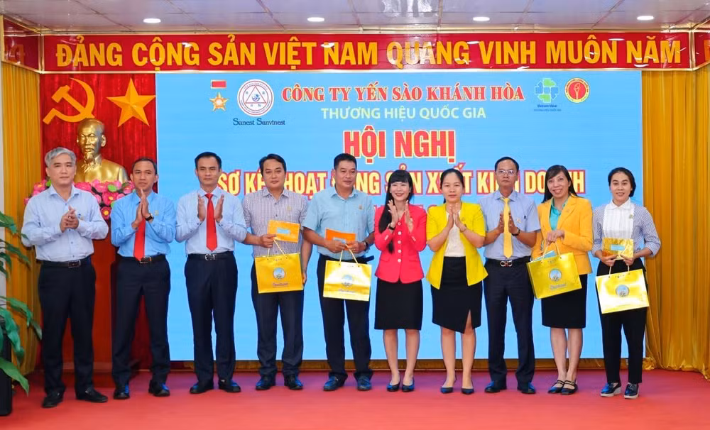 hoi nghi