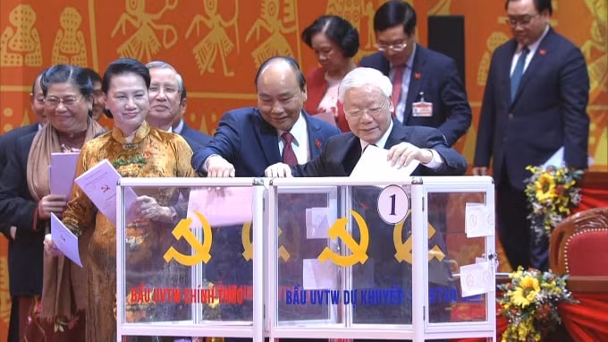 Chủ tịch Quốc hội Nguyễn Thị Kim Ngân, Thường trực Ban Bí thư Trần Quốc Vượng và 6 Ủy viên Bộ Chính trị khóa XII đã không tái cử vào Ban Chấp hành Trung ương khóa XIII