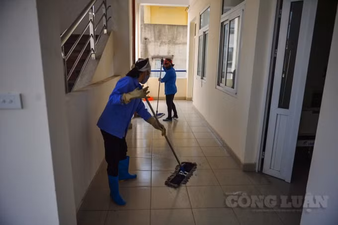 Bệnh viện được thành lập cấp tốc trong hai ngày. Hiện tại, các công tác chuẩn bị, cài đặt hệ thống khám chữa, điều trị đã được hoàn thành.