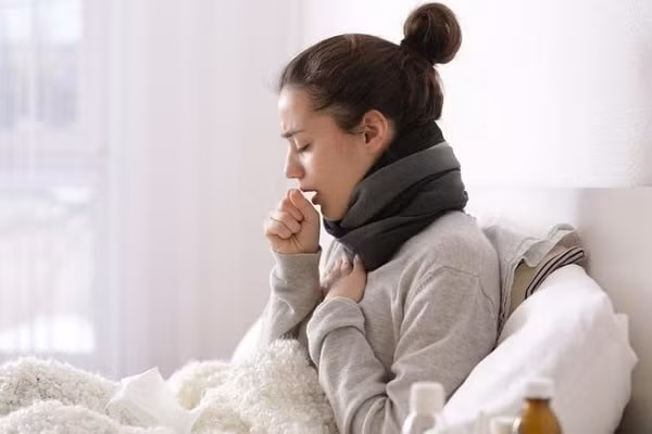 Ho, đau họng, mệt mỏi và đau cơ là những&nbsp;biểu hiện&nbsp;phổ biến của bệnh nhân nhiễm chủng nCoV mới. Ảnh minh họa