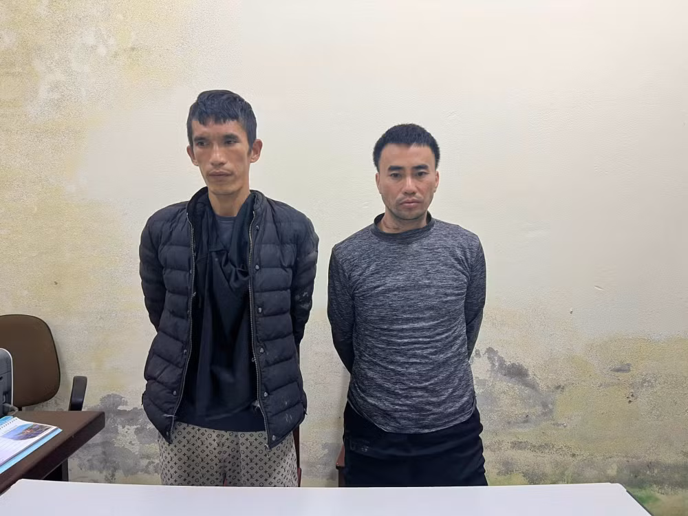 2 pham nhan tron khoi trai giam linh them an tai phien toa xet xu luu dong hinh 2