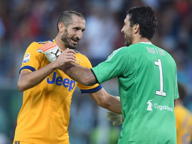 Ban lãnh đạo Juventus đã thành công trong việc gia hạn hợp đồng với 2 “công thần” Gianluigi Buffon và Georgio Chiellini. Ảnh: Getty