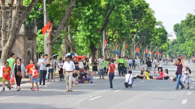 Dự báo đợt nắng nóng này không quá oi bức, sẽ kéo dài tới ngày 1/5. Ảnh TL.