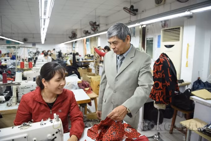 Nhiều doanh nghiệp may mặc, bán lẻ đã phải ngừng toàn bộ hoạt động
